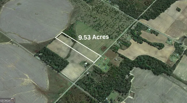 an outdoor space with water view