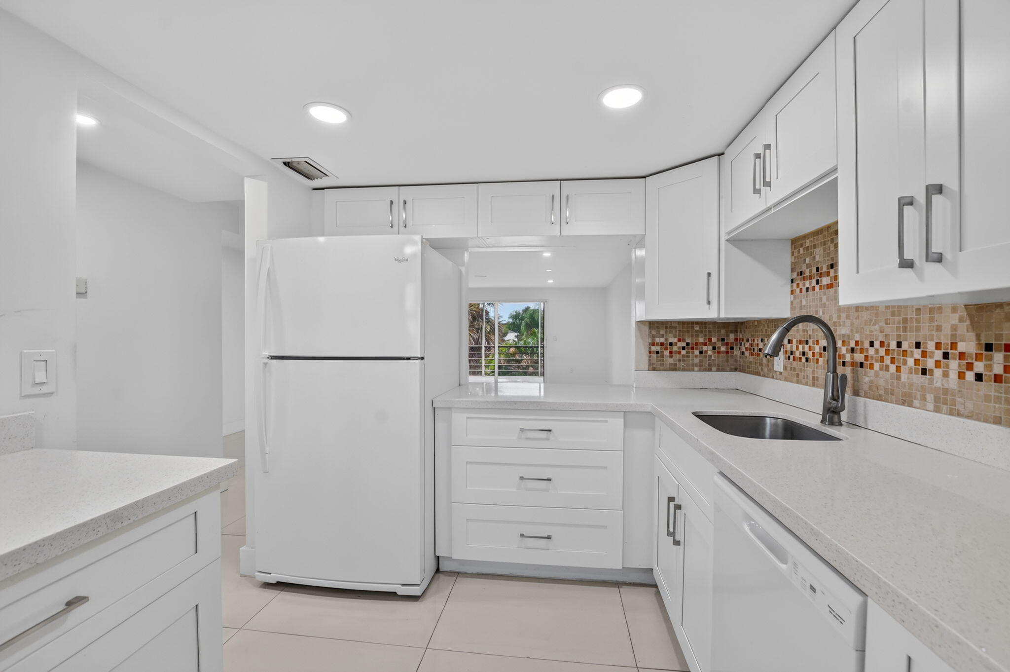 10110 Boca Entrada Boulevard, Unit 305 Boca Raton, FL 33428 - Photo 2 of 33 16-web-or-mls-DSC_2399
