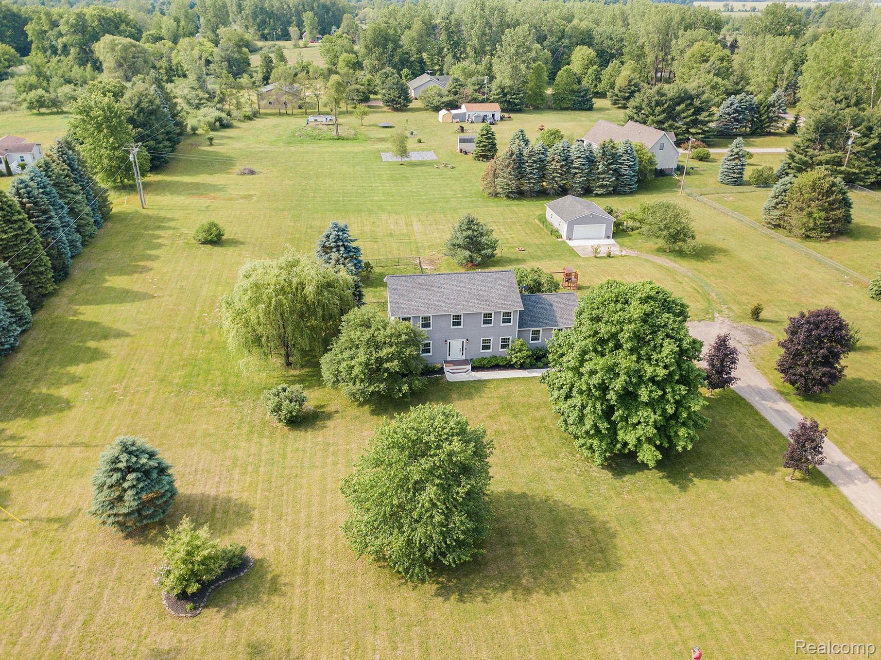 6445 West Sober Road Fowlerville, MI 48836 - Photo 4 of 46 3.jpg