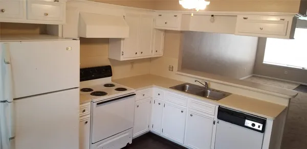 $1,250 | 1715 Hazelwood Street, Conroe, TX 77301