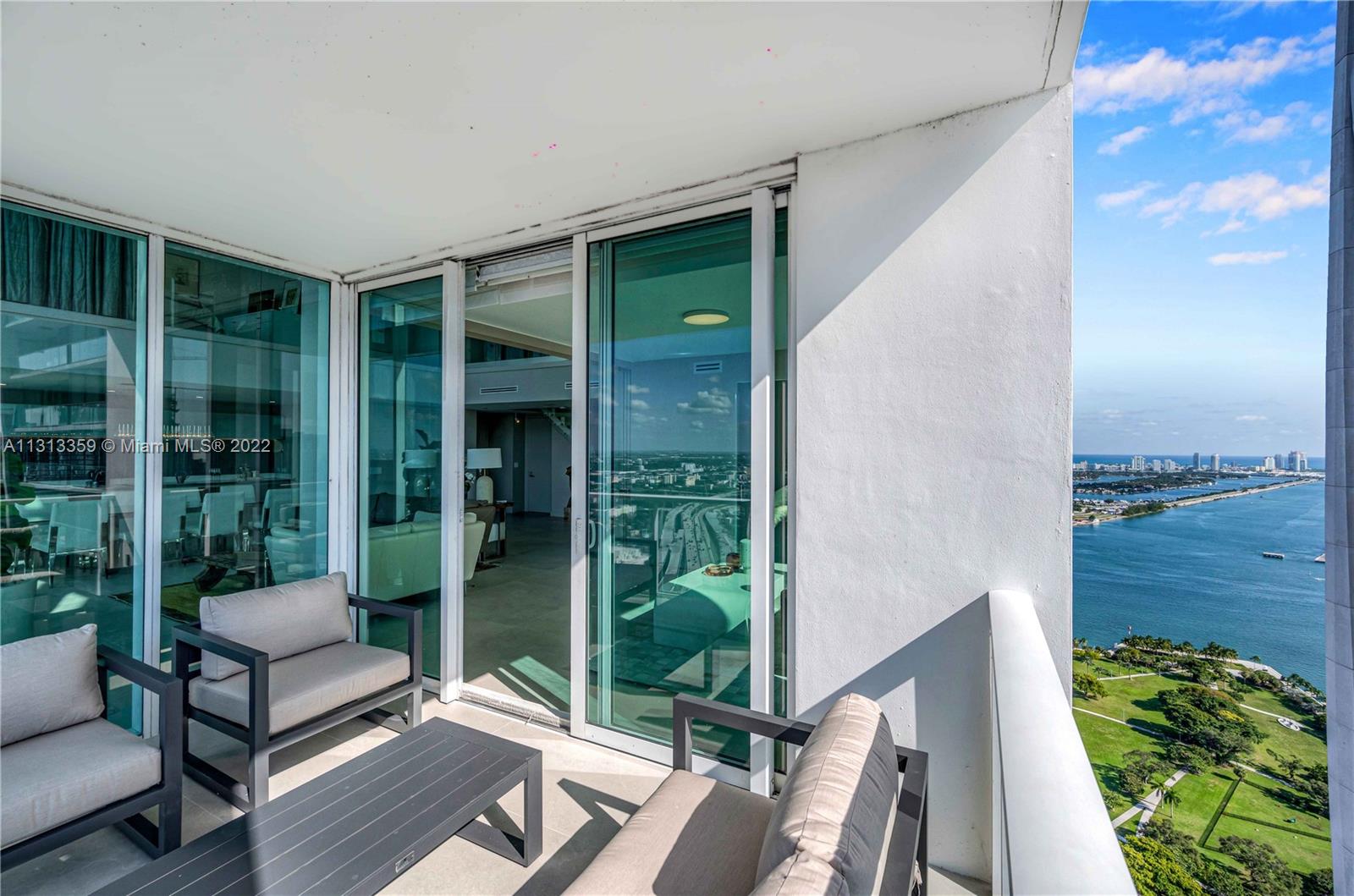 1040 Biscayne Boulevard, Unit PH4407 Miami, FL 33132 - Photo 23 of 74