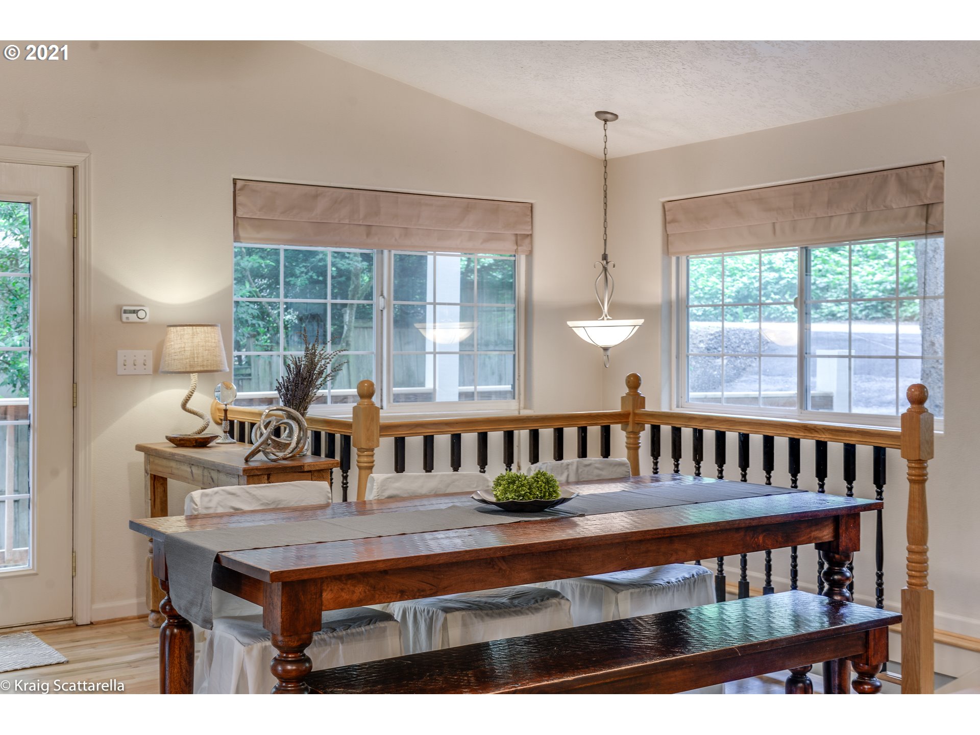 3388 Edgemont Road Lake Oswego, OR 97034 - Photo 3 of 32 Gallery Image 3
