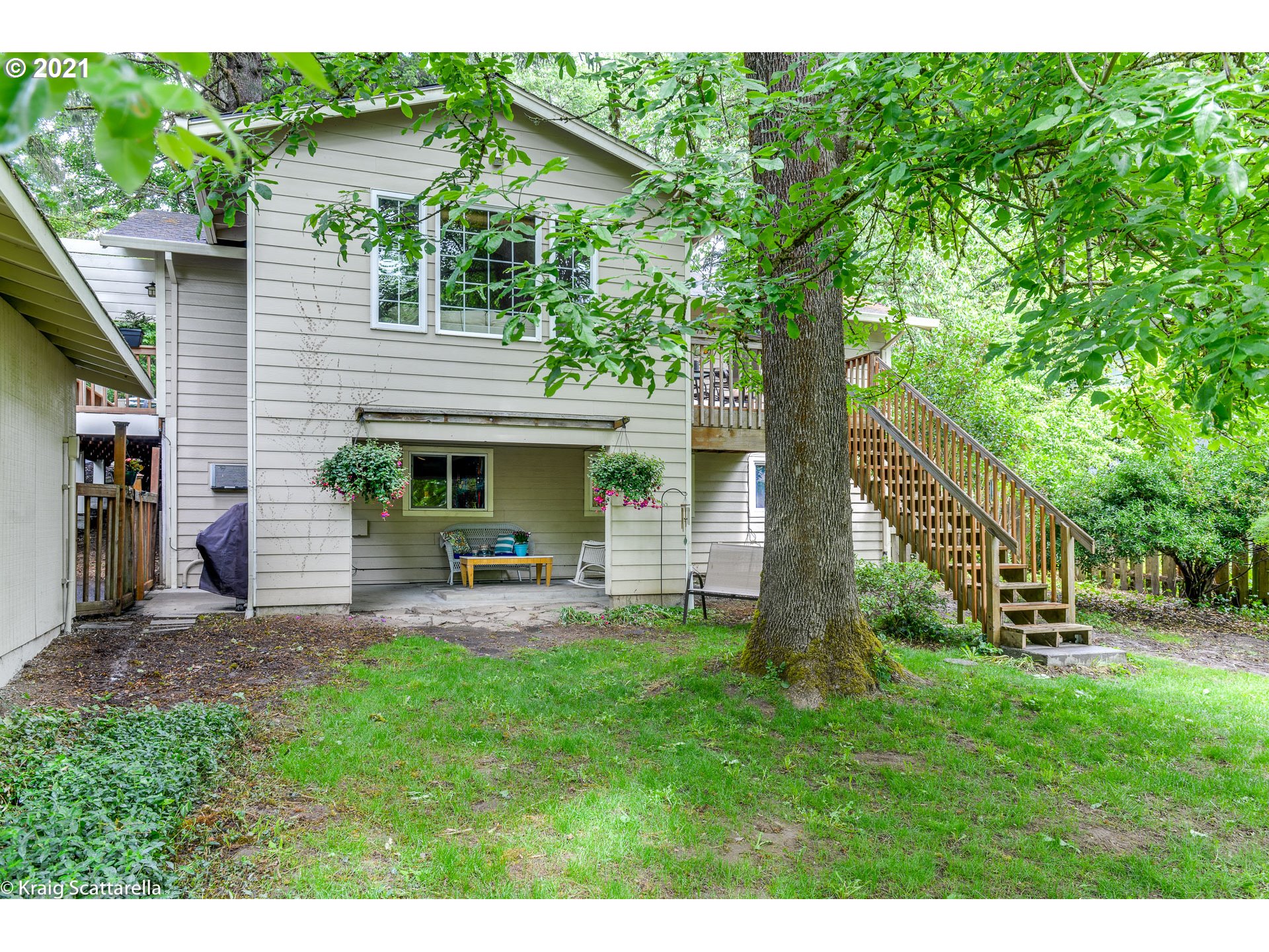 3388 Edgemont Road Lake Oswego, OR 97034 - Photo 22 of 32 Gallery Image 22