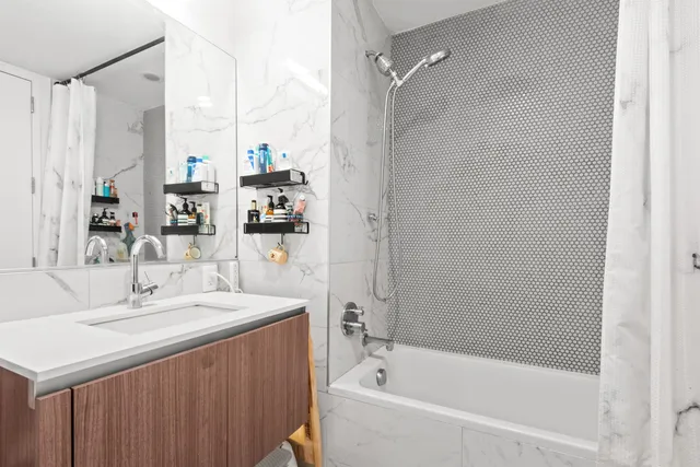 $4,350 | 160 1st Street, Unit 614, Jersey City, NJ 07302