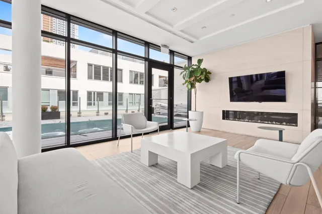 $4,350 | 160 1st Street, Unit 614, Jersey City, NJ 07302