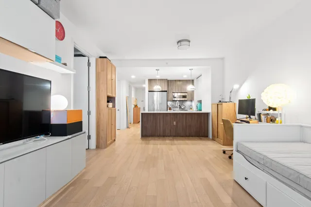 $4,350 | 160 1st Street, Unit 614, Jersey City, NJ 07302