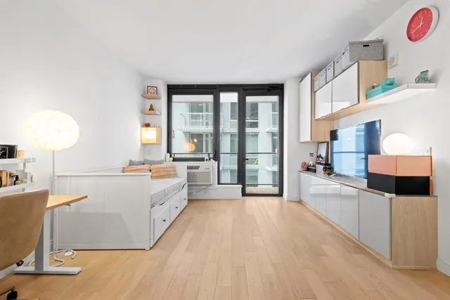 $4,350 | 160 1st Street, Unit 614, Jersey City, NJ 07302