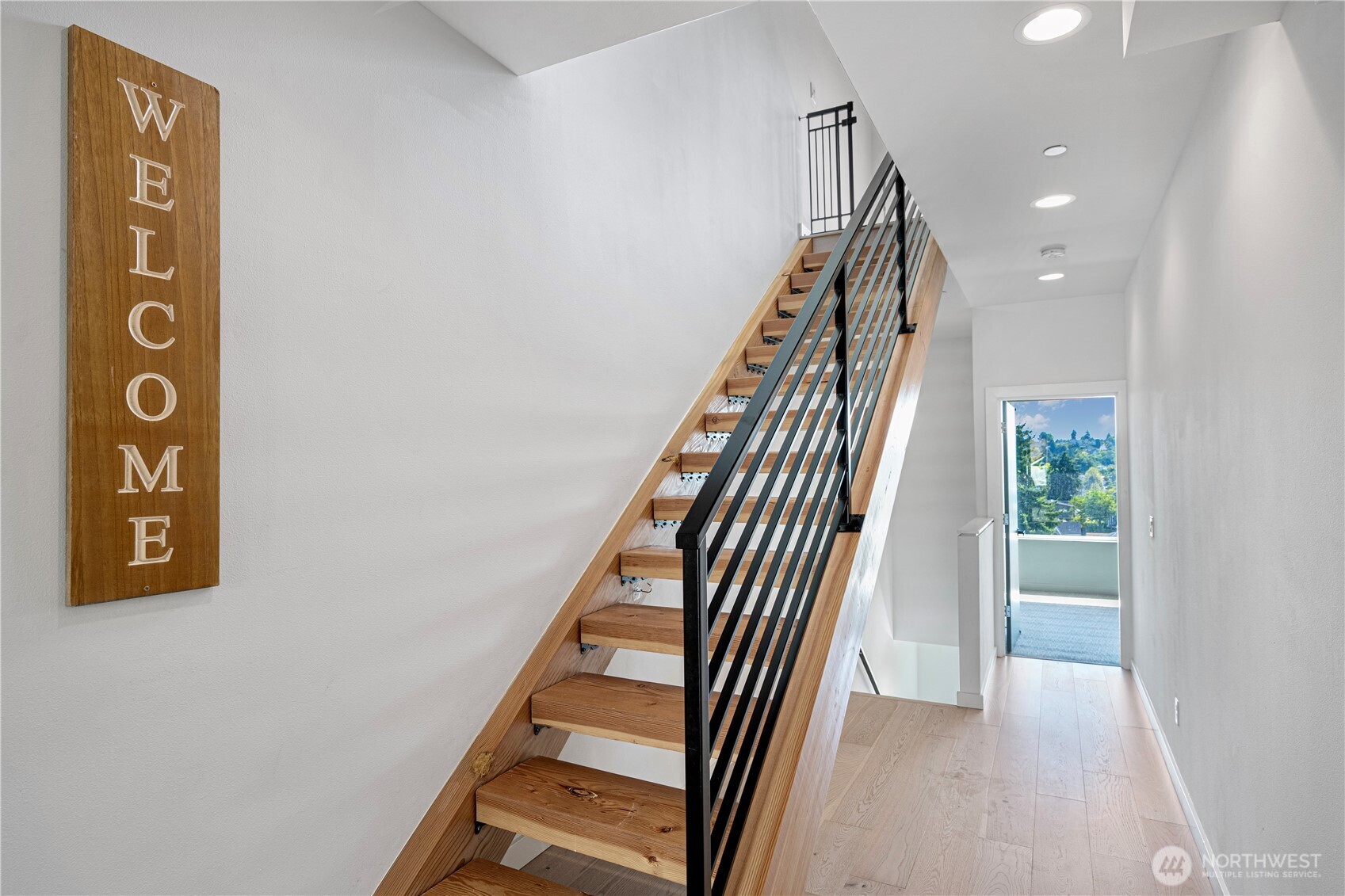 1546 Sturgus Avenue South Seattle, WA 98144 - Photo 4 of 23