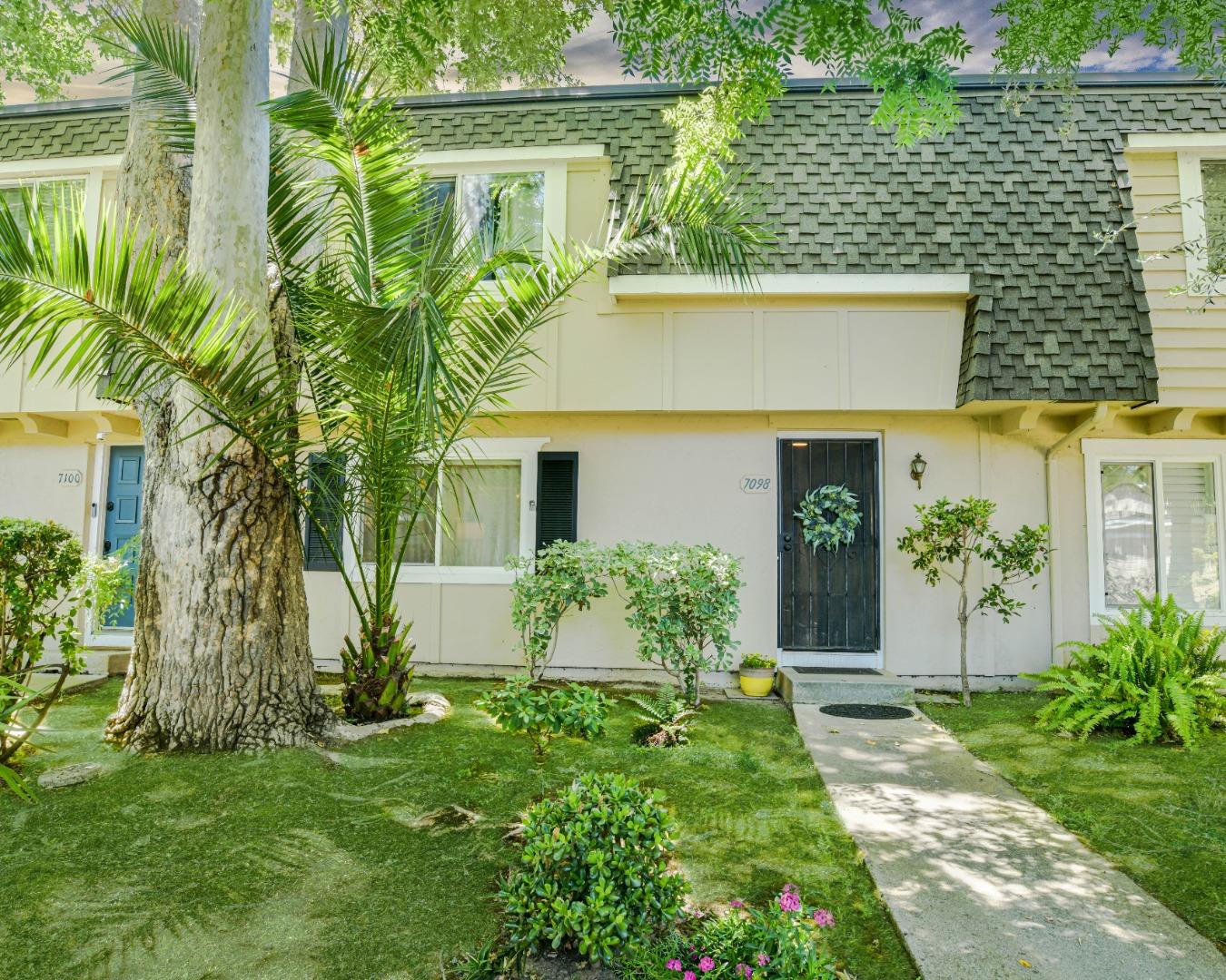 7098 Indian Wells Ct
