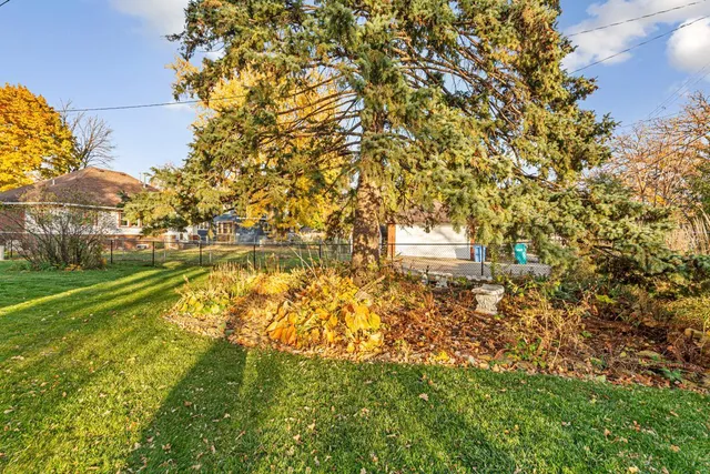 $279,900 | 233 East School Street, Owatonna, MN 55060