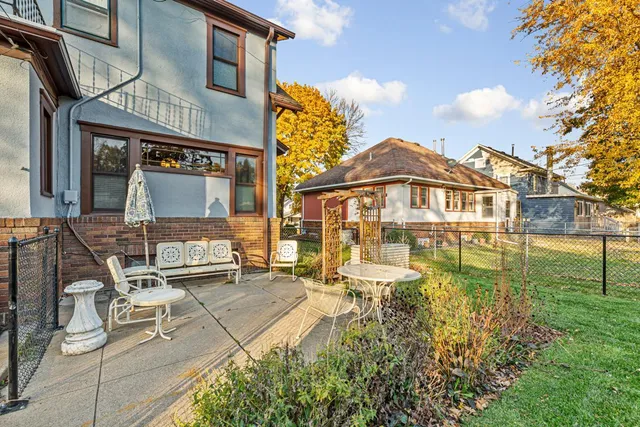 $279,900 | 233 East School Street, Owatonna, MN 55060