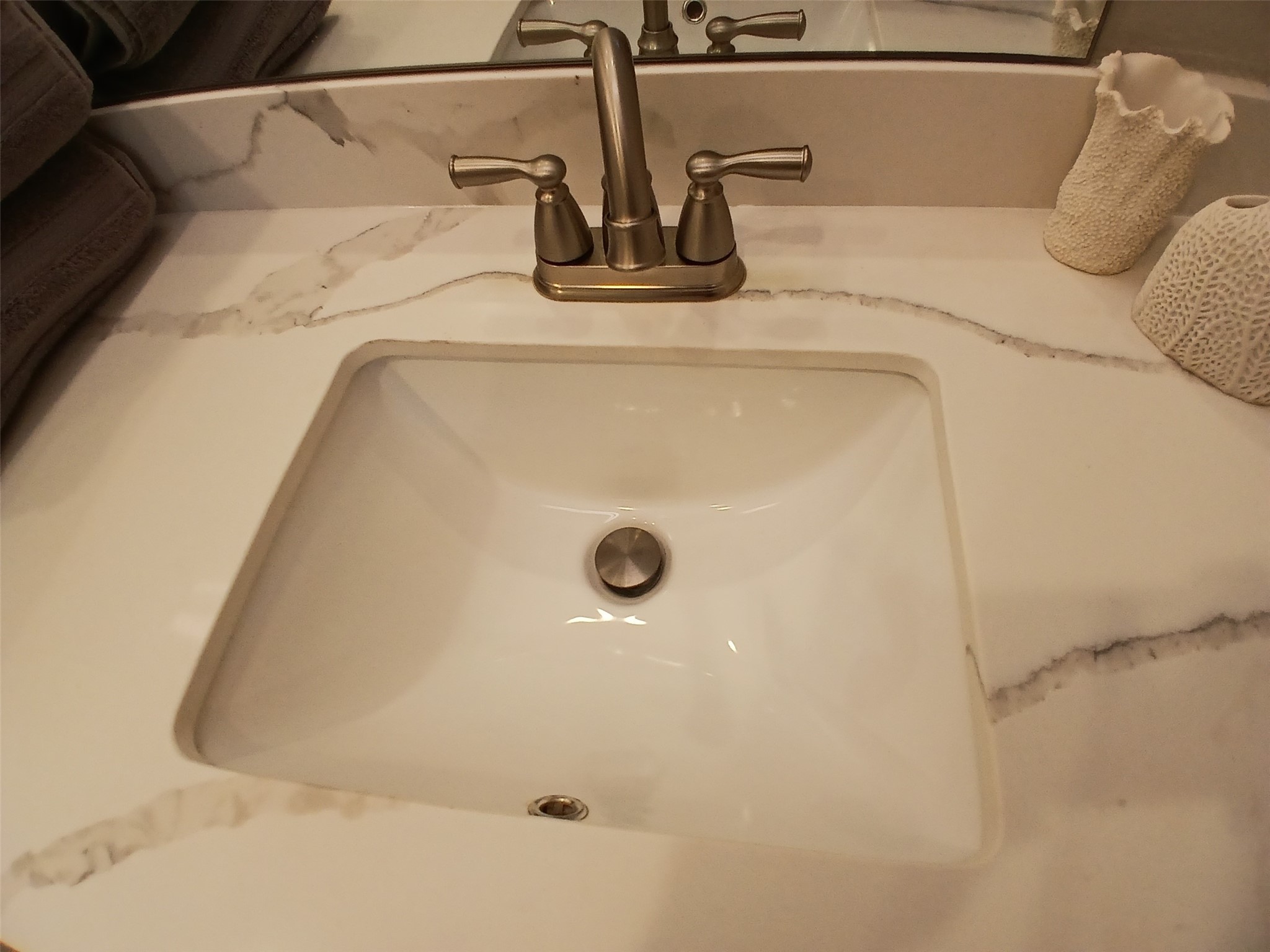 3333 Kilgore Street Houston, TX 77021 - Photo 23 of 35 a close view of sink
