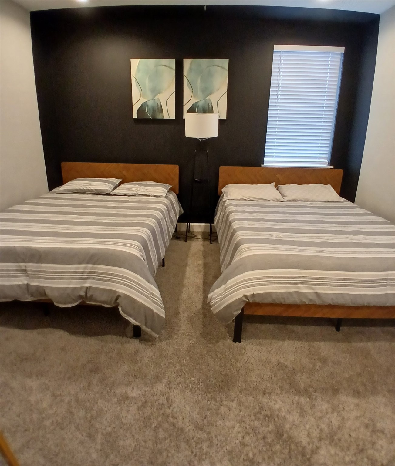 3333 Kilgore Street Houston, TX 77021 - Photo 26 of 35 a bedroom with two beds and a window