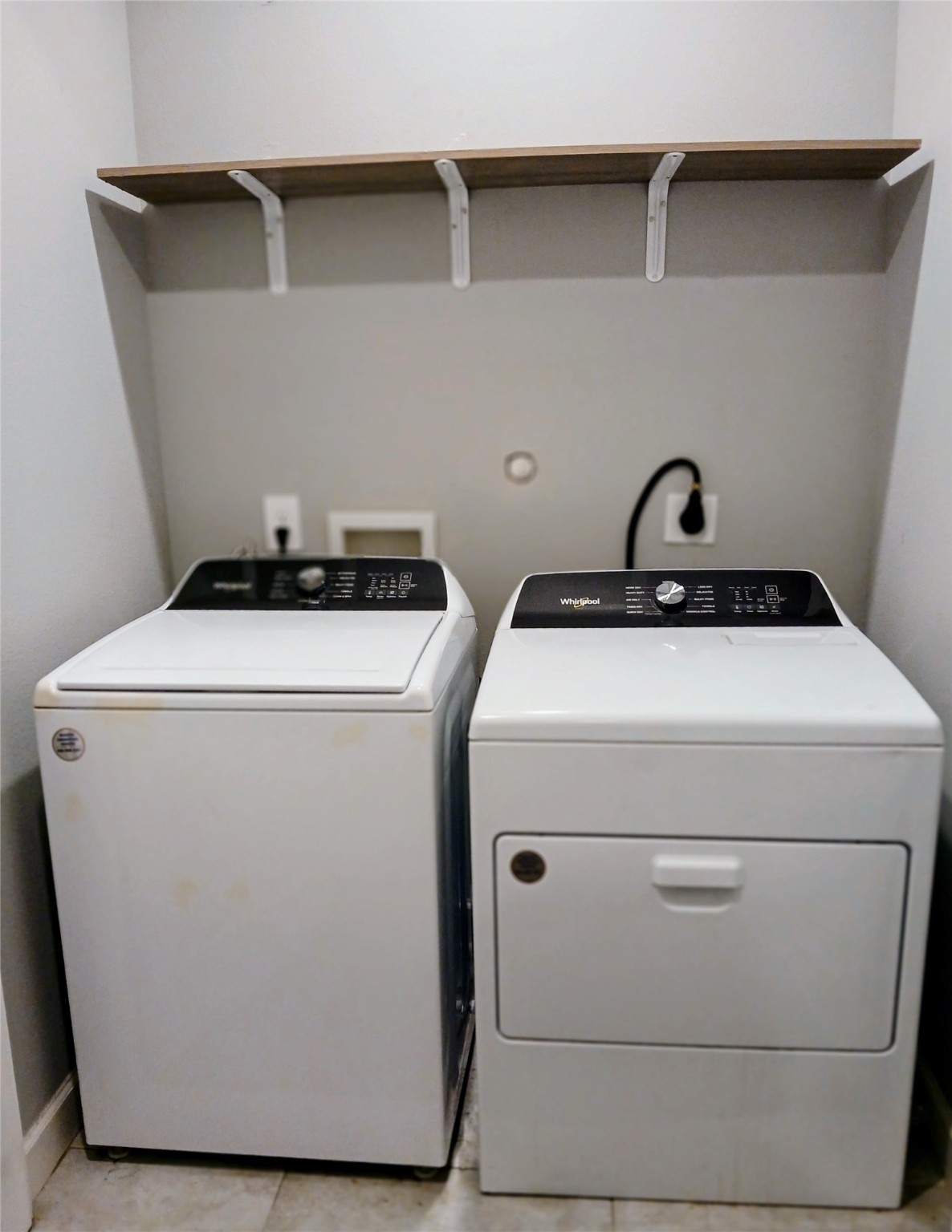 3333 Kilgore Street Houston, TX 77021 - Photo 3 of 35 a utility room with dryer and washer