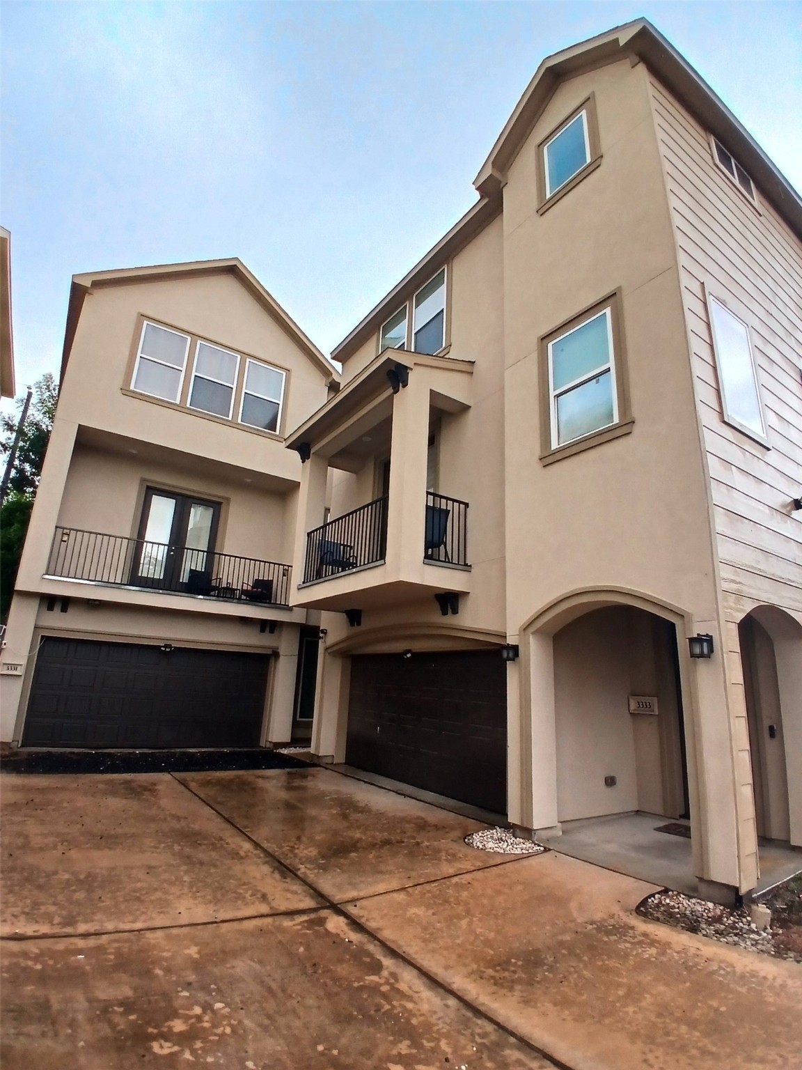 3333 Kilgore Street Houston, TX 77021 - Photo 35 of 35 a front view of a house with a garage