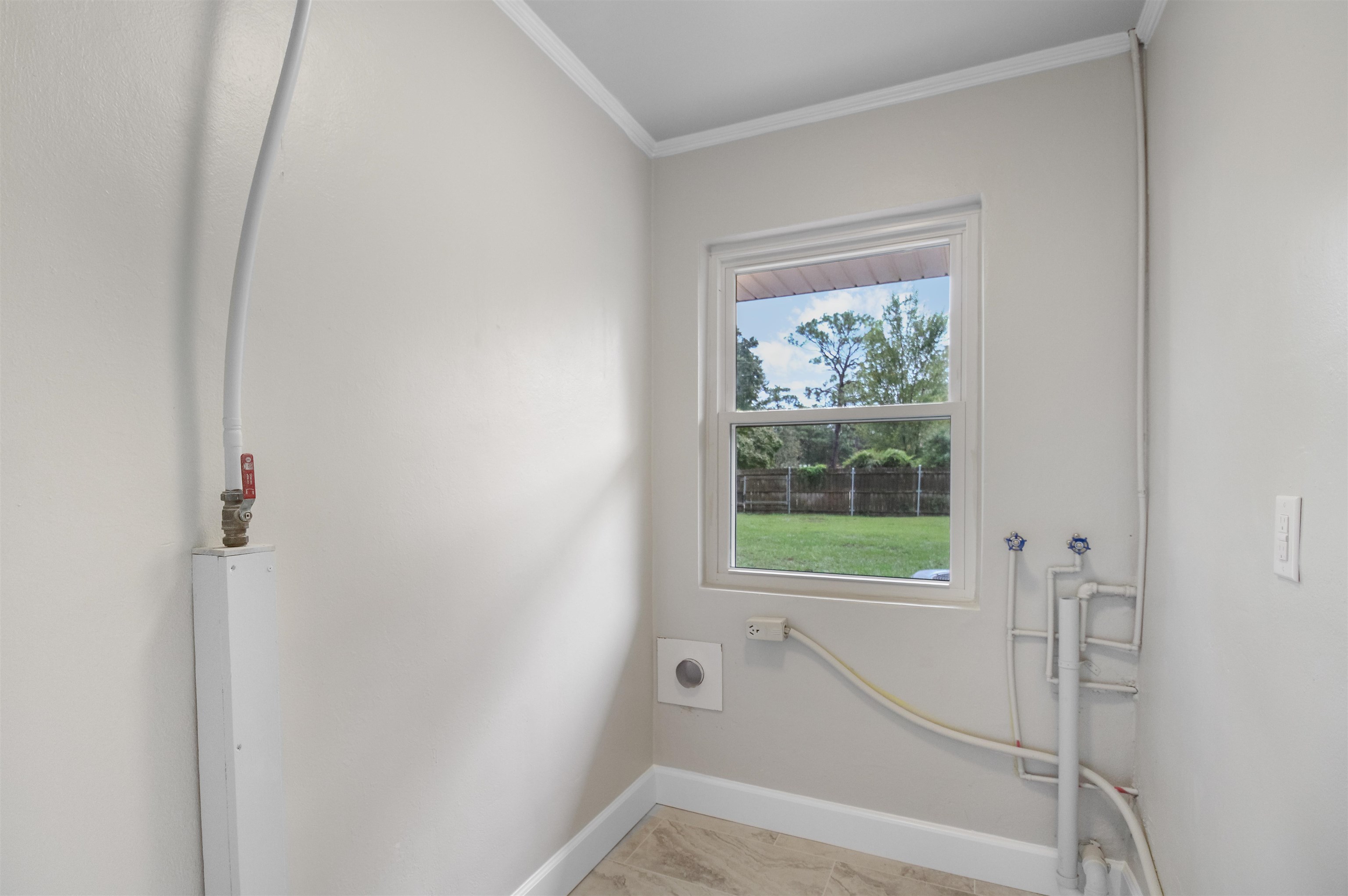 419 West Myrtle Avenue Foley, AL 36535 - Photo 17 of 17 Laundry