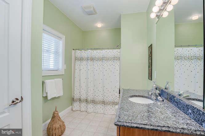 3803 Clarks Point Road Middle River, MD 21220 - Photo 11 of 30 Bath