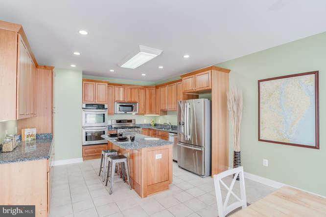 3803 Clarks Point Road Middle River, MD 21220 - Photo 14 of 30 Kitchen