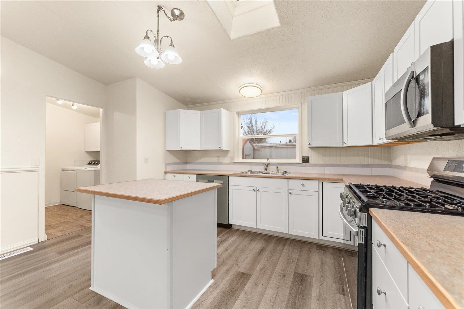 3925 East Farwell Road, Unit 7 Mead, WA 99021 - Photo 6 of 16