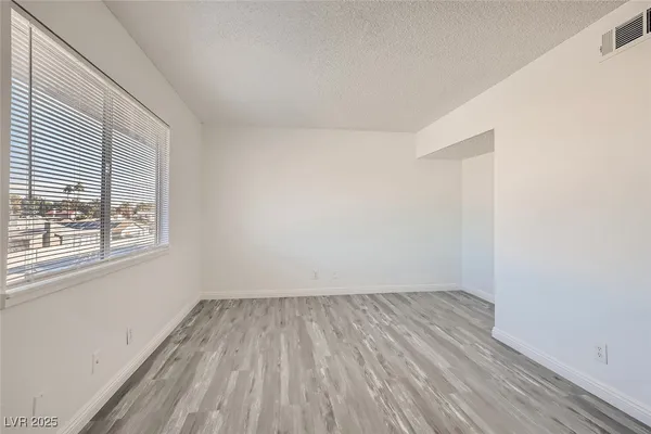 $1,000 | 4364 Tara Avenue, Unit D, Las Vegas, NV 89102