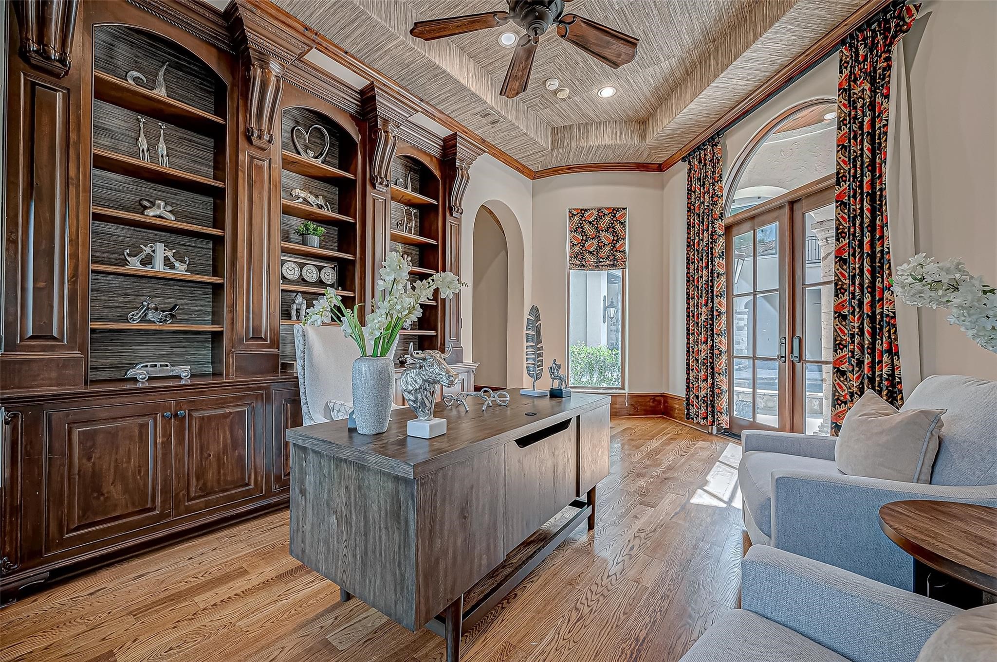 3 Congressional Circle Spring, TX 77389 - Photo 23 of 48 a living room with furniture and large windows