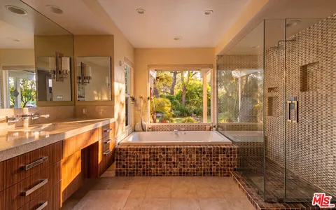 $2,100,000 | 679 Wonder View Drive, Calabasas, CA 91302