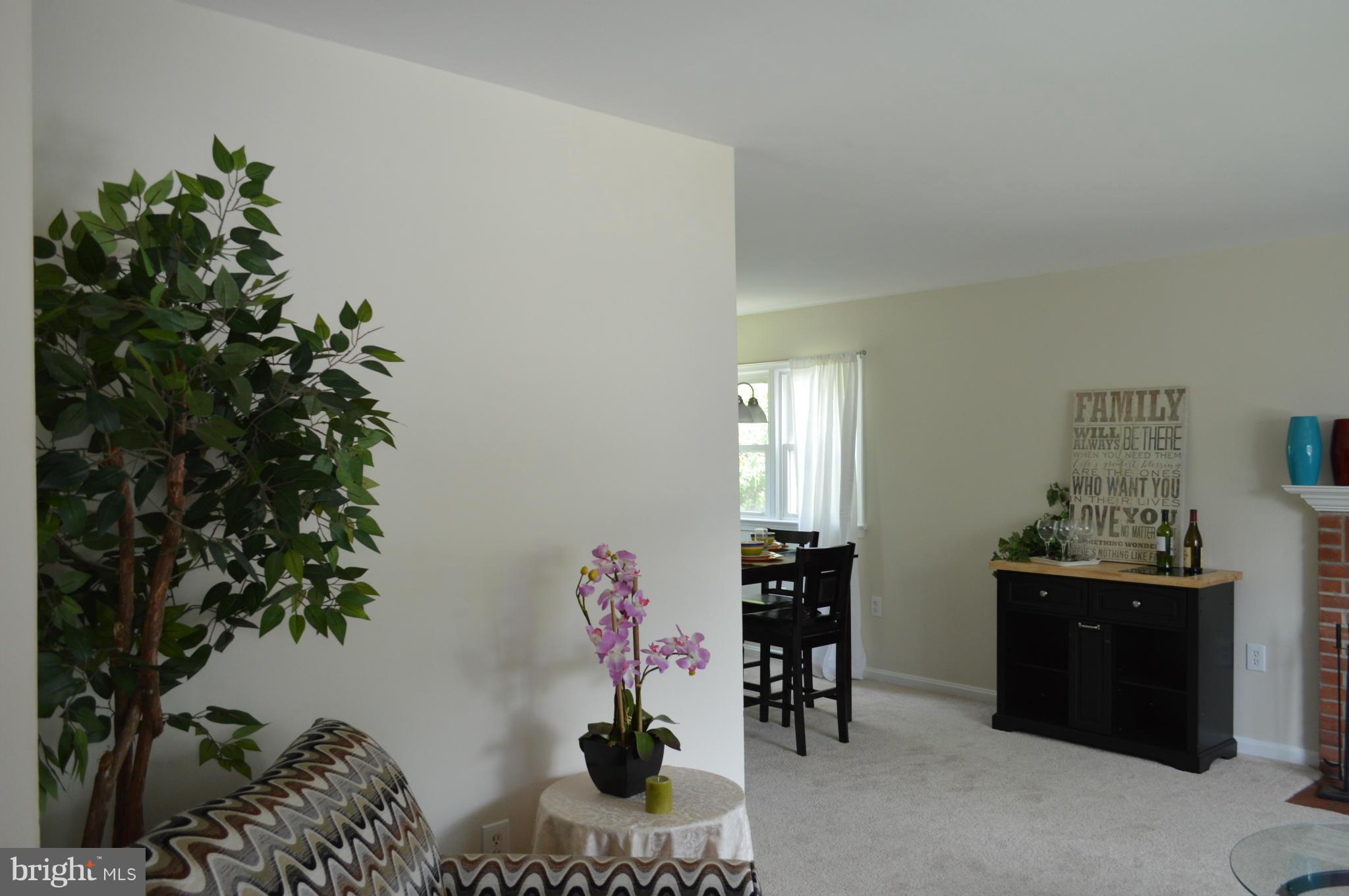 2700 Hughes Road Adelphi, MD 20783 - Photo 9 of 29 Living Room