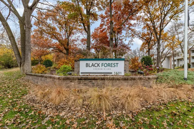 $118,000 | 1601 North Innsbruck Drive, Unit 123, Fridley, MN 55432