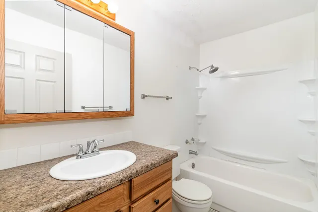 $118,000 | 1601 North Innsbruck Drive, Unit 123, Fridley, MN 55432