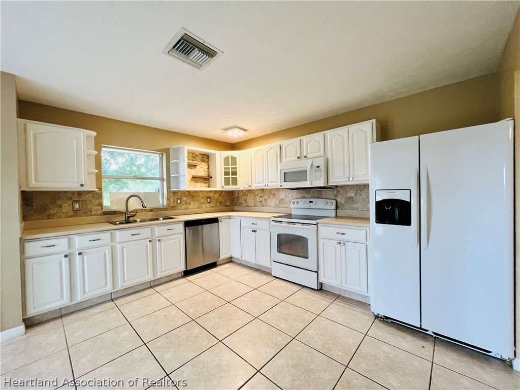 2630 West Butkus Road Avon Park, FL 33825 - Photo 8 of 24 Gallery Image 8