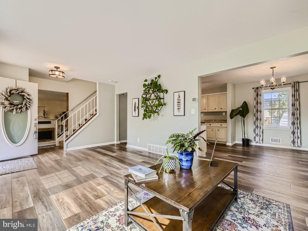 9019 Tammy Road Baltimore, MD 21236 - Photo 5 of 23 Great for entertaining.