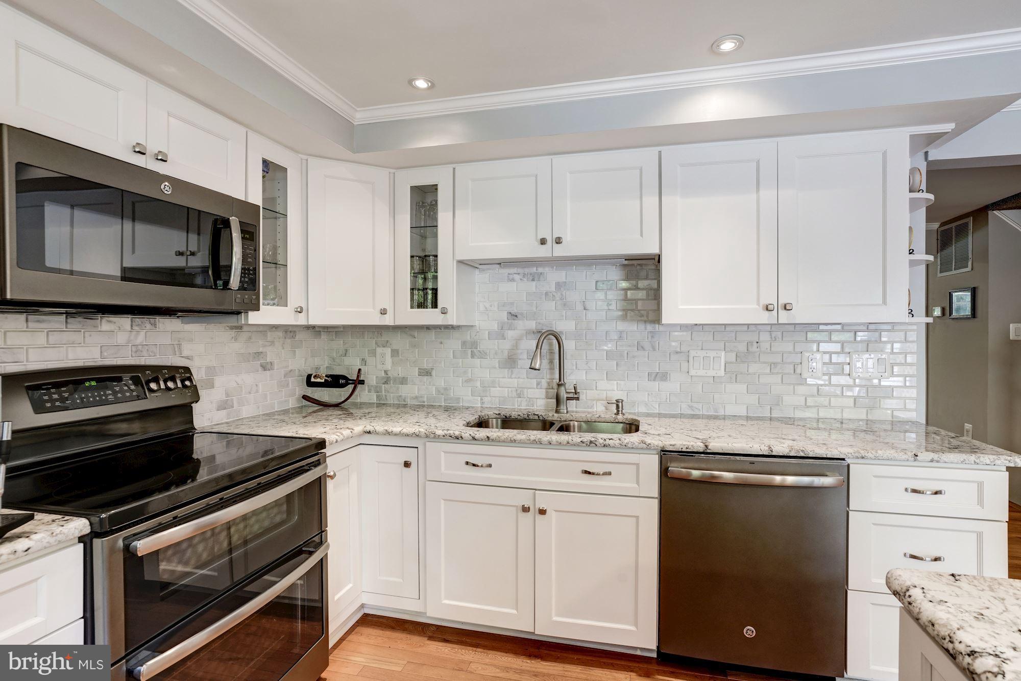 5826 Canvasback Road Burke, VA 22015 - Photo 14 of 30 Kitchen