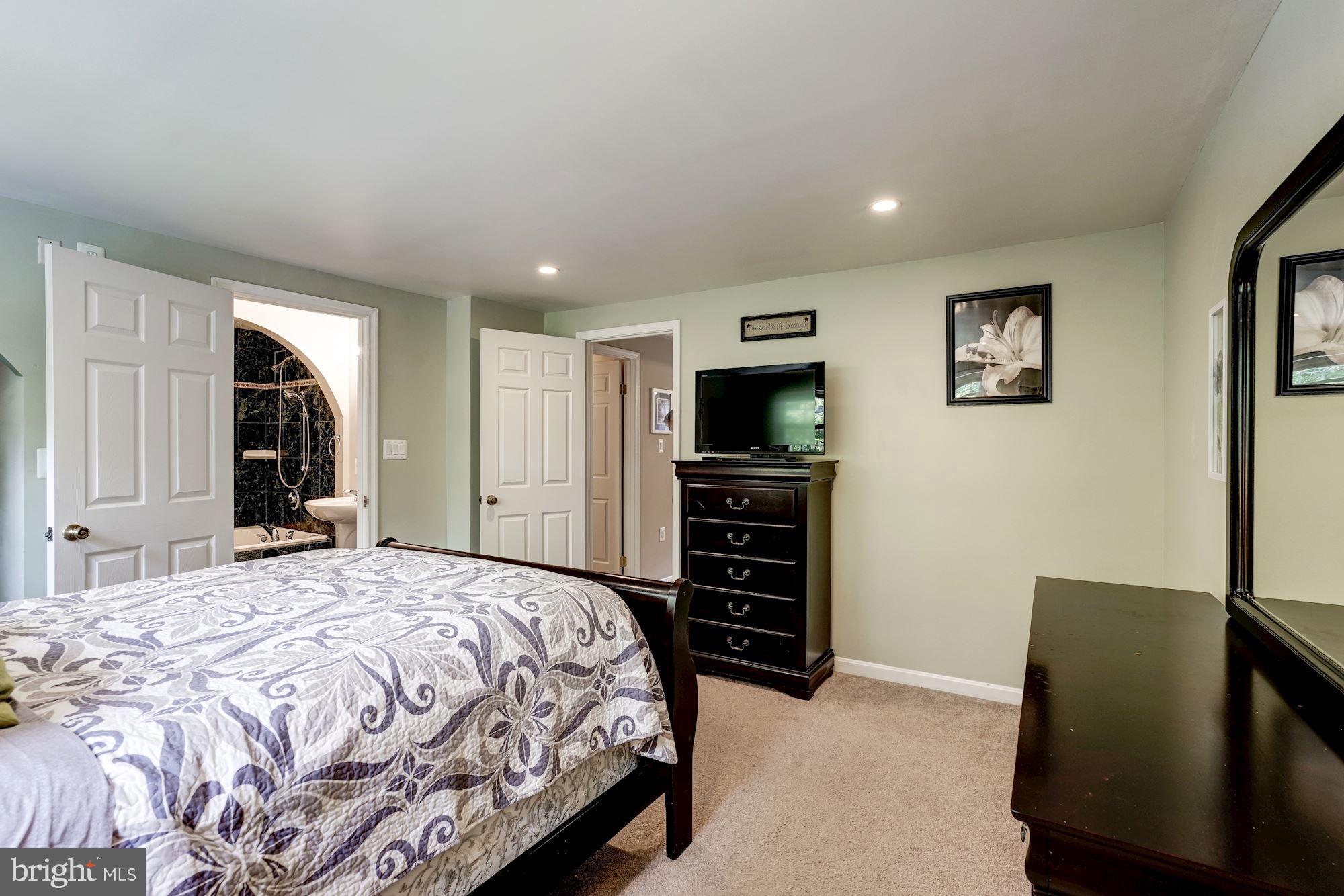 5826 Canvasback Road Burke, VA 22015 - Photo 16 of 30 Bedroom (Master)