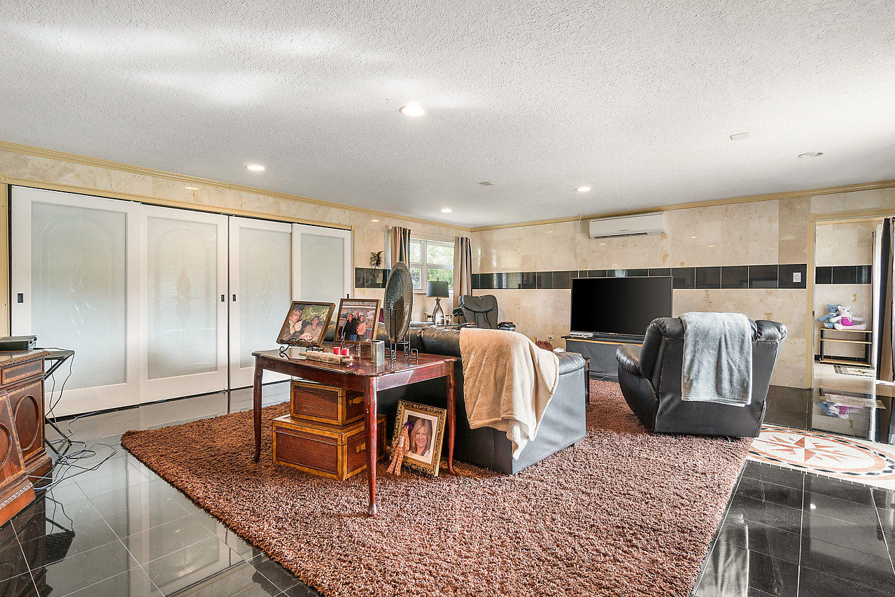 2168 Bermuda Road West Palm Beach, FL 33406 - Photo 16 of 33 Family Room