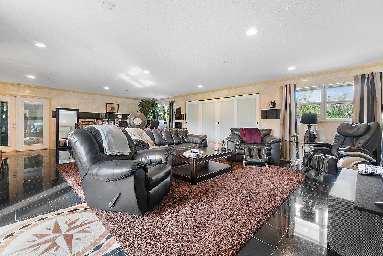 2168 Bermuda Road West Palm Beach, FL 33406 - Photo 17 of 33 Family Room