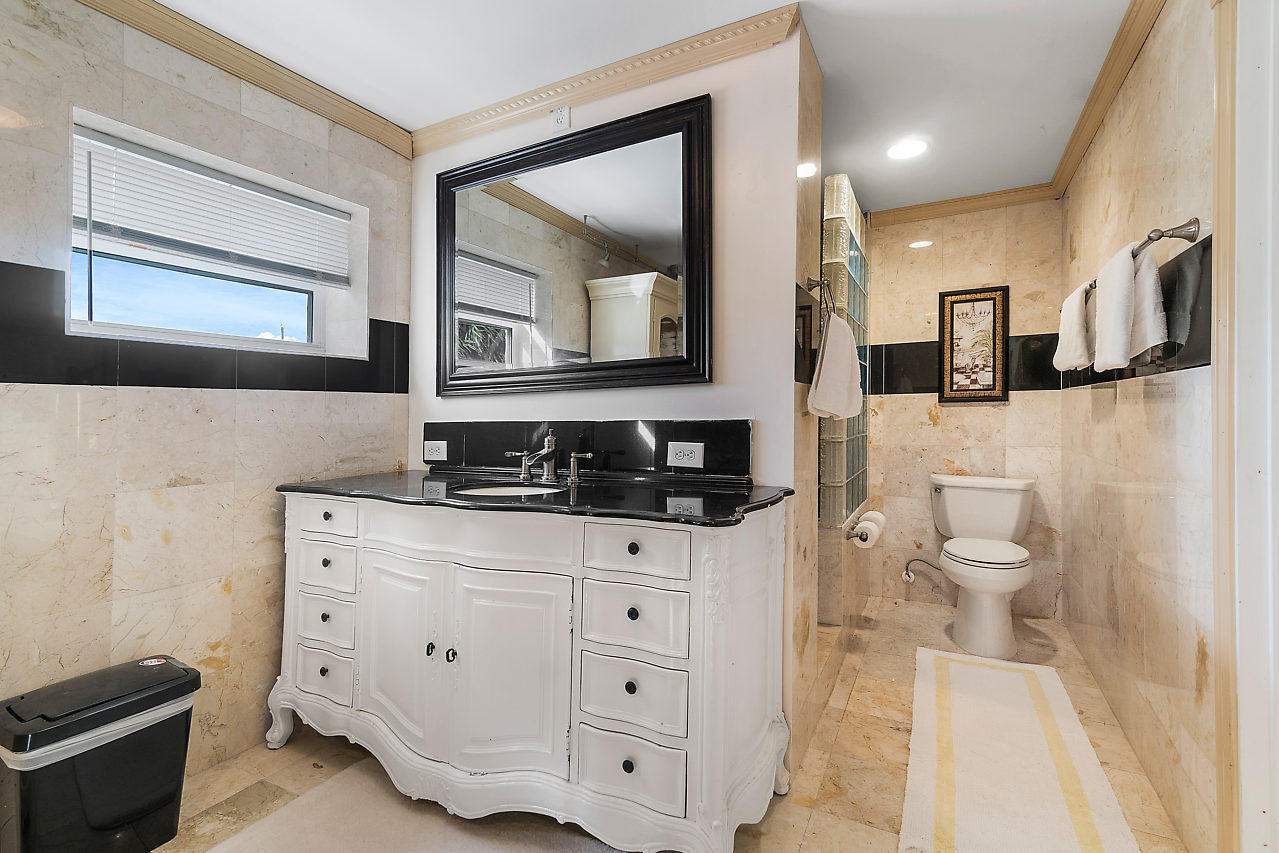 2168 Bermuda Road West Palm Beach, FL 33406 - Photo 21 of 33 Bathroom