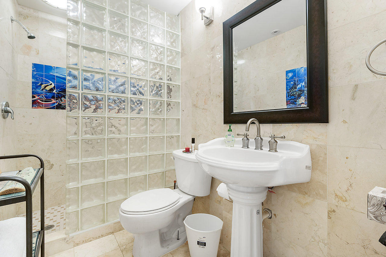 2168 Bermuda Road West Palm Beach, FL 33406 - Photo 23 of 33 Bathroom