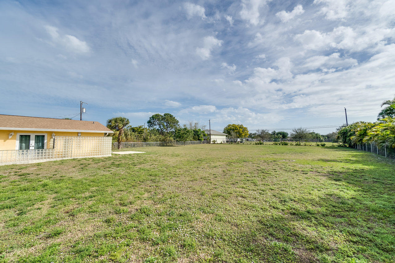 2168 Bermuda Road West Palm Beach, FL 33406 - Photo 26 of 33 Exterior Back