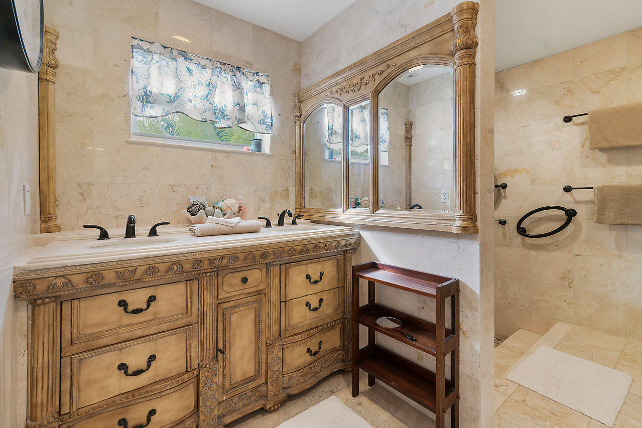 2168 Bermuda Road West Palm Beach, FL 33406 - Photo 10 of 33 Bathroom