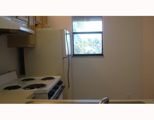 11242 West Sample Road, Unit 9D Coral Springs, FL 33065 - Photo 14 of 16 Kitchen