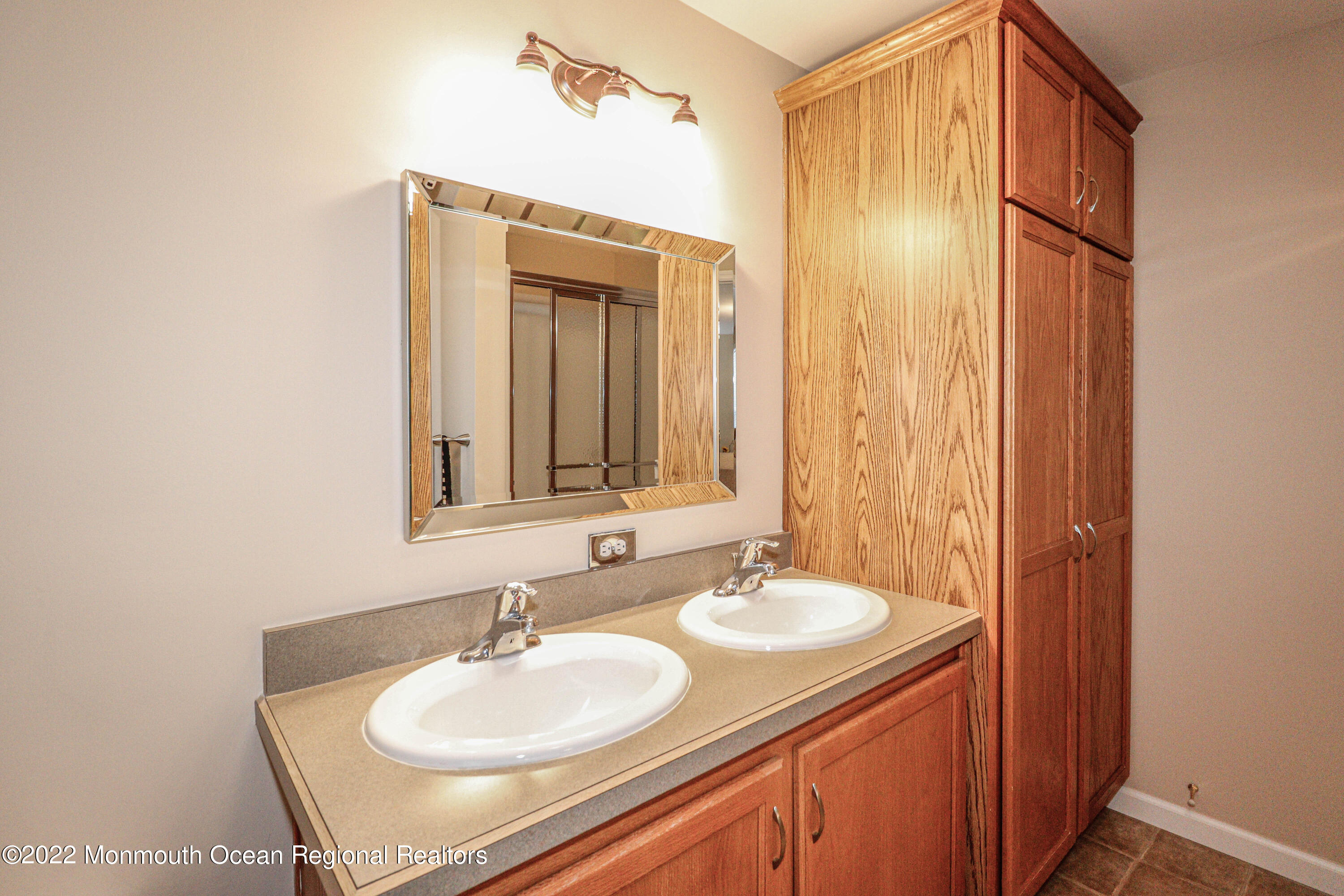29 Highlands Road Manahawkin, NJ 08050 - Photo 18 of 27 Master Bath