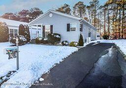 29 Highlands Road Manahawkin, NJ 08050 - Photo 2 of 27 29 Highlands