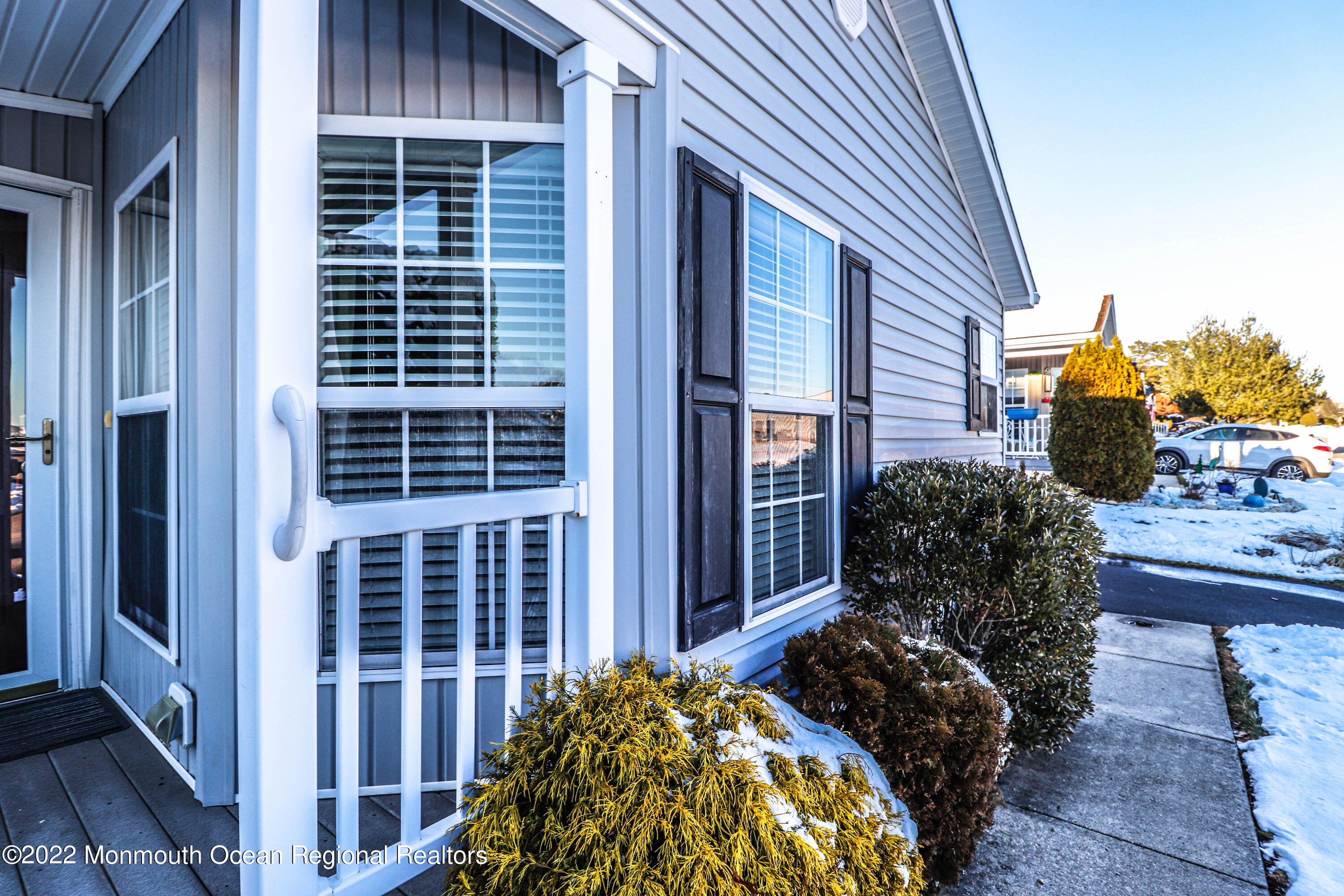 29 Highlands Road Manahawkin, NJ 08050 - Photo 3 of 27 Front Walkway