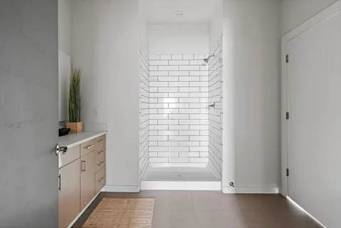 a view of empty room with window