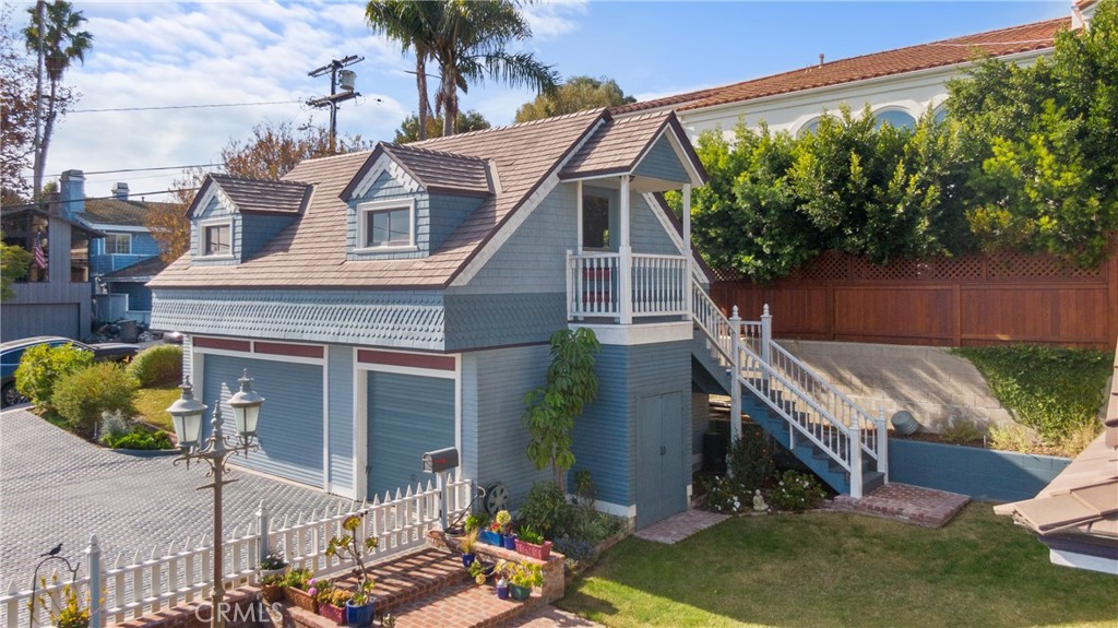 1639 3rd Street Manhattan Beach, CA 90266 - Photo 2 of 33