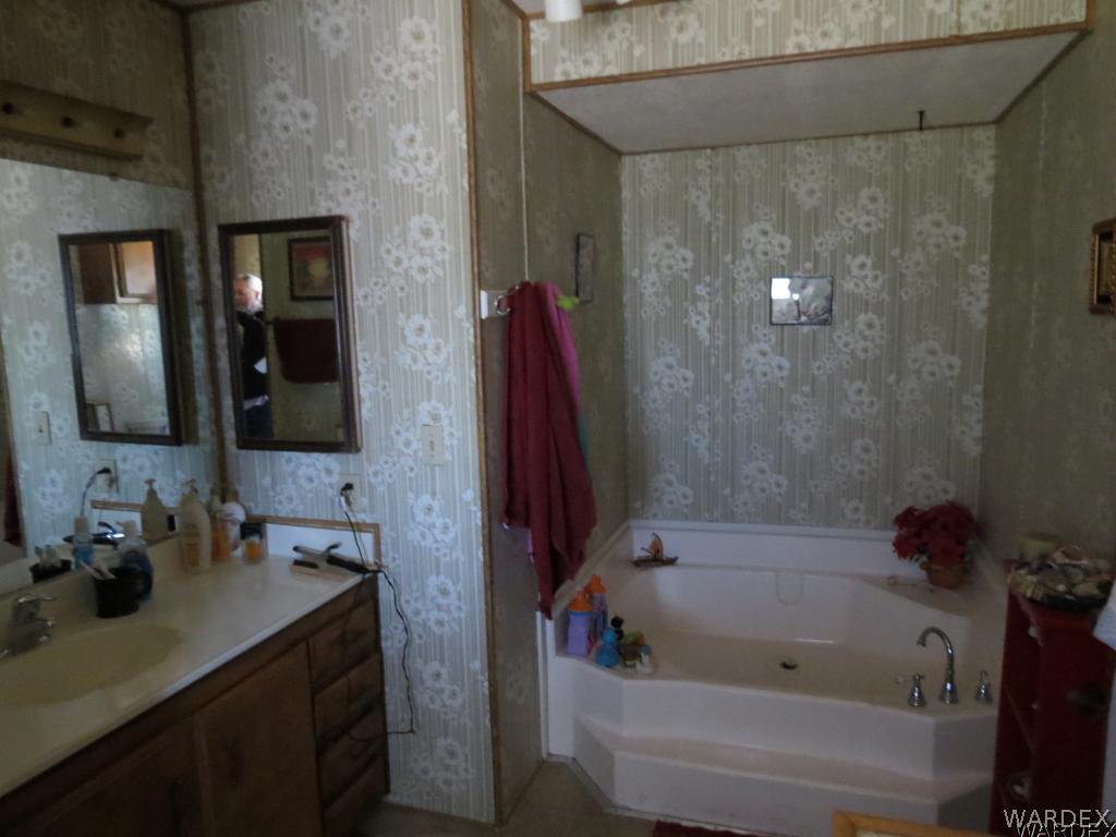 1688 Toro Road Bullhead City, AZ 86442 - Photo 23 of 32 Master Bath