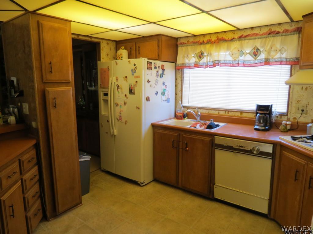 Bright and cheery kitchen