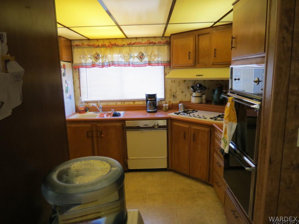 1688 Toro Road Bullhead City, AZ 86442 - Photo 8 of 32 Kitchencooktopdishwasher
