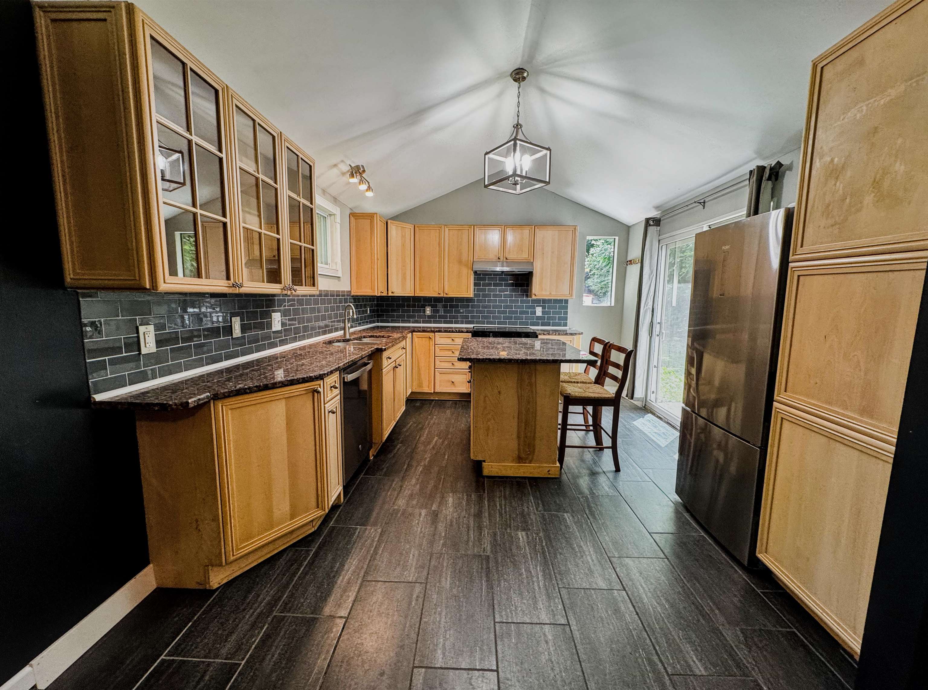 104 Short Street Bennington, VT 05201 - Photo 4 of 48