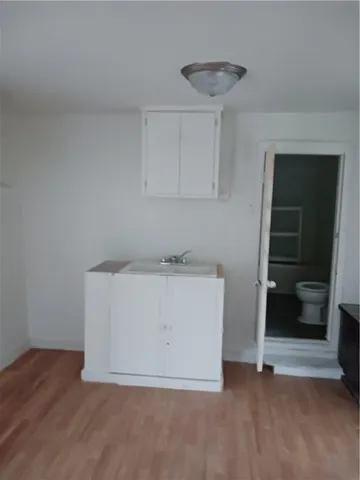 a view of utility room